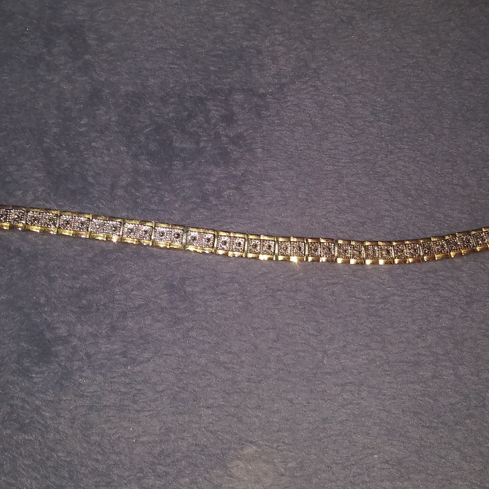 Tennis bracelet